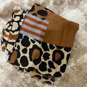 Thin leopard scarf
